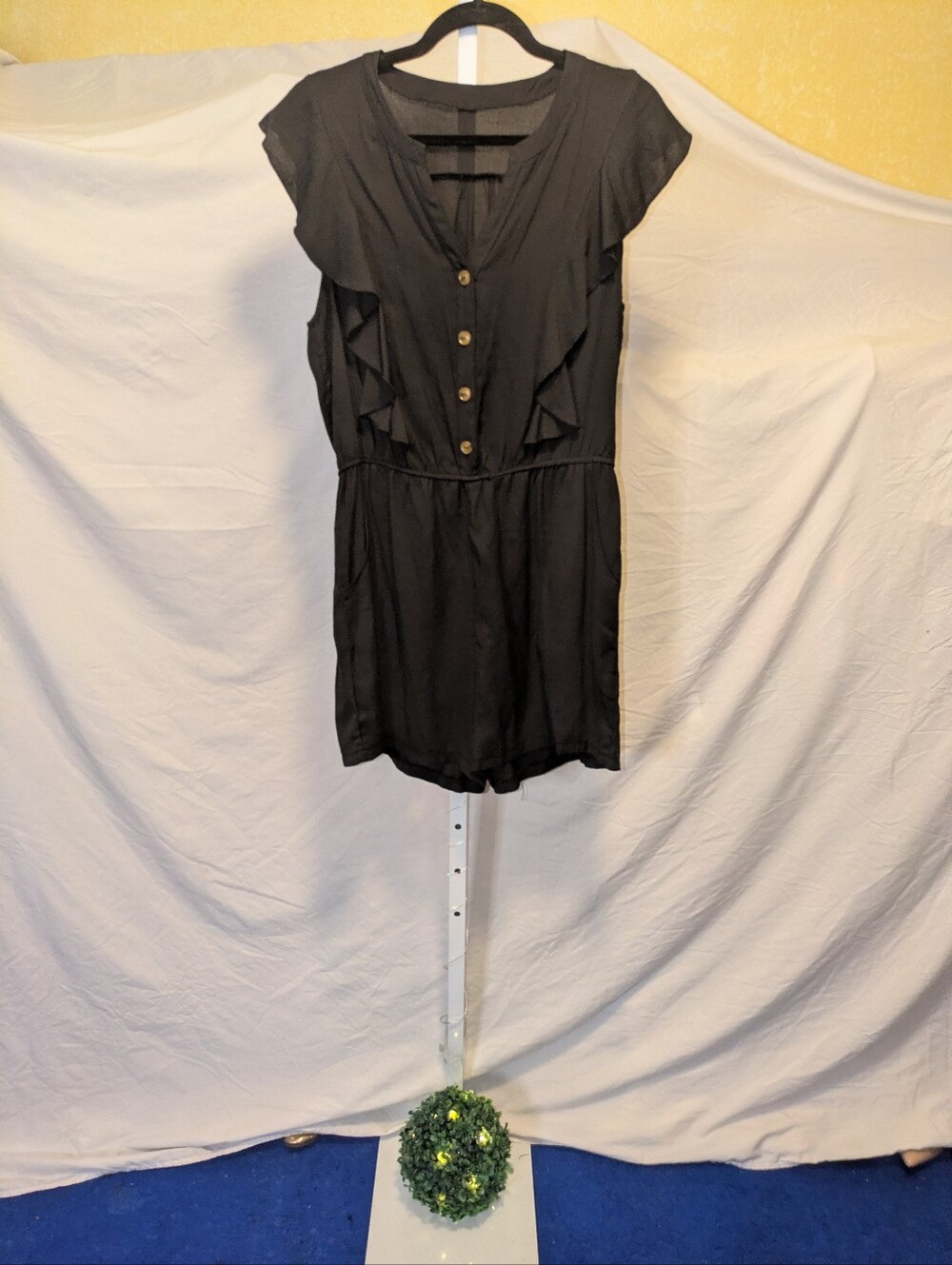 Black Ruffle Sleeve Button Front Romper with Pockets Size Large